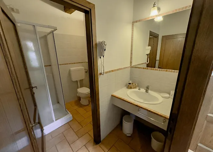La Ferriera Exclusive - Pool & Waterfall * Loro Ciuffenna
